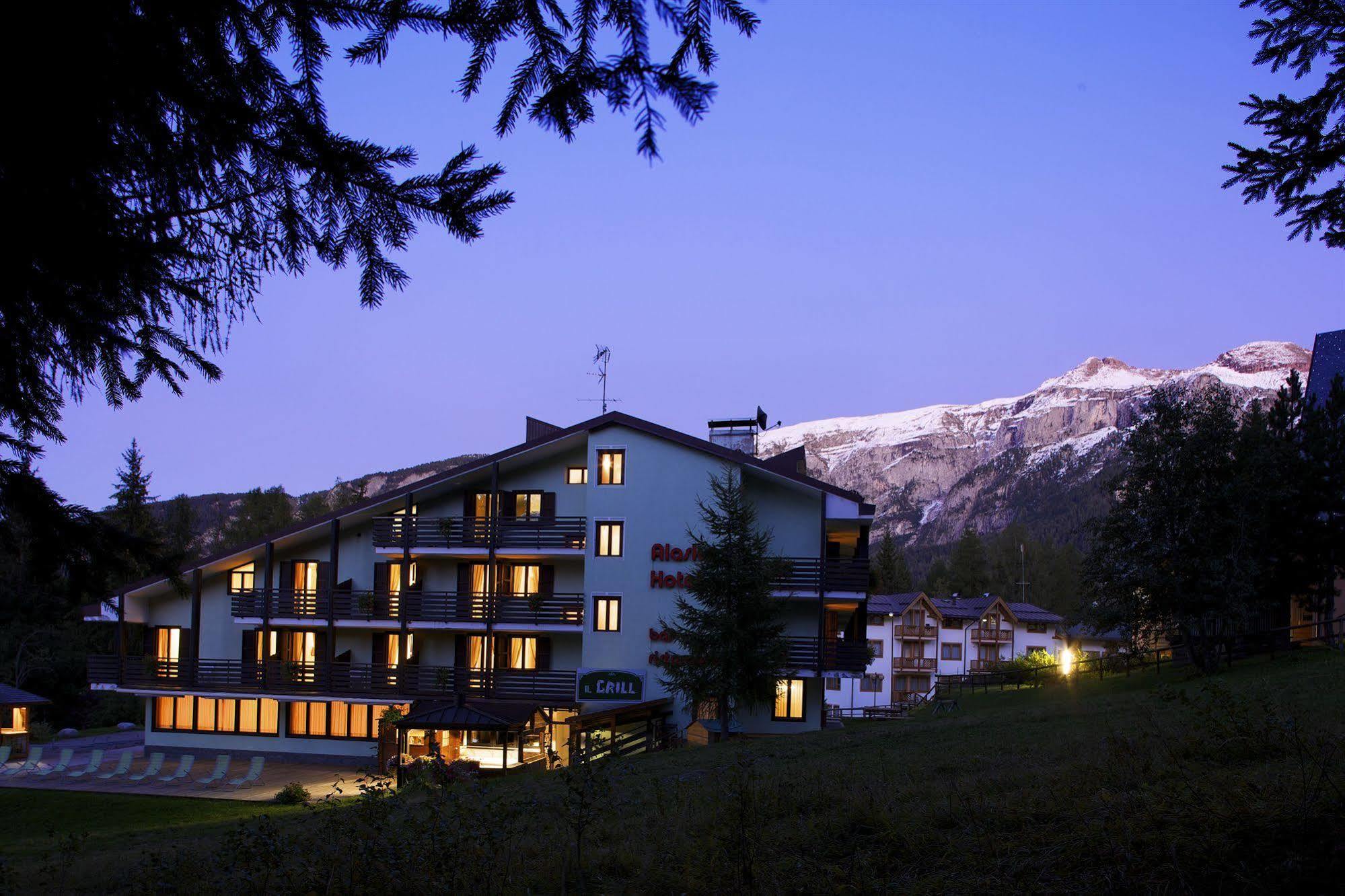 Hotel Alaska Фольгарида Экстерьер фото